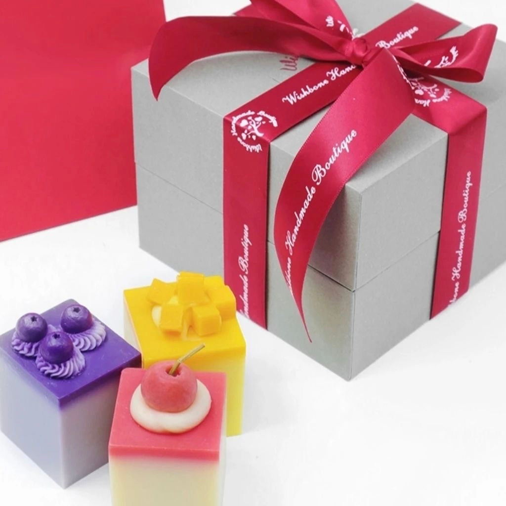 FRUIT CAKE GIFT BOX